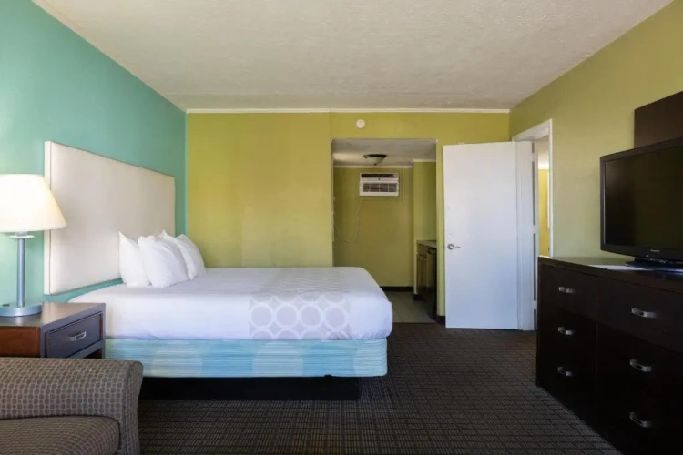 2 Bedrooms Suite