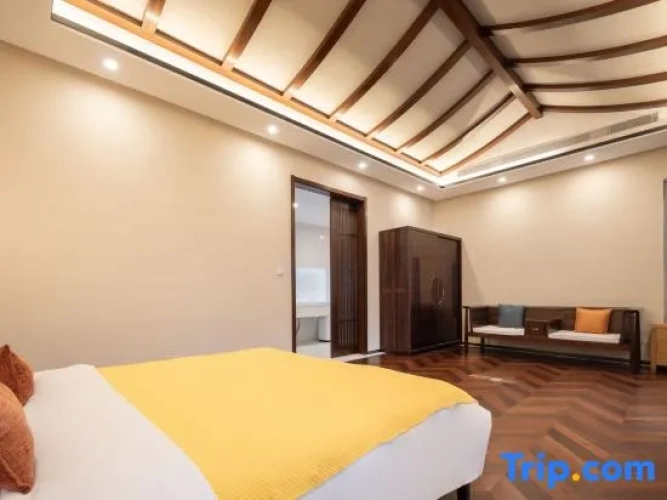 4 Bedrooms Villa