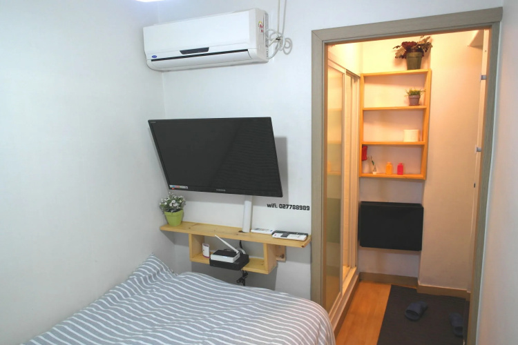 One Minute Guesthouse
