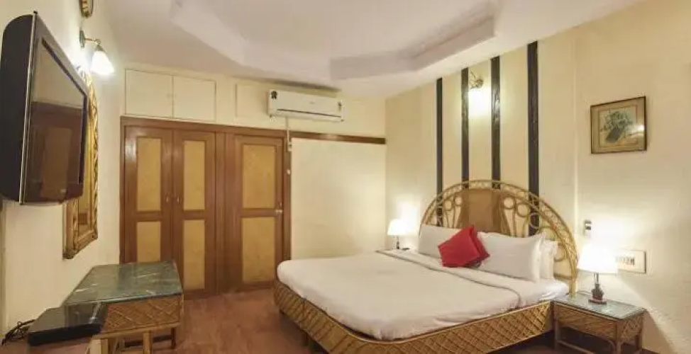 OYO Rooms Juhu Chowpatty