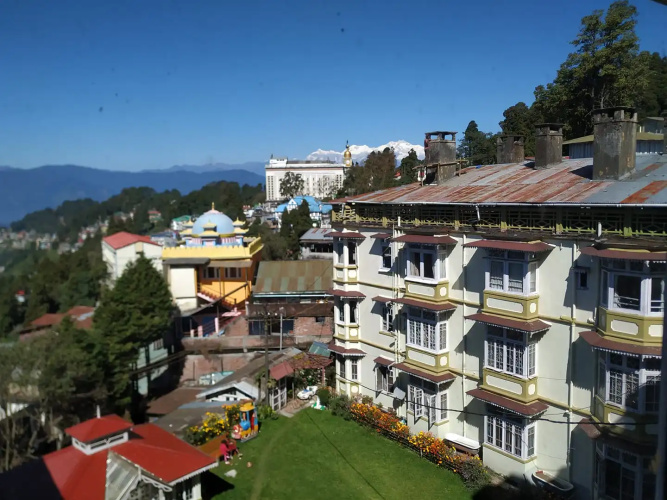 Pineridge Hotel