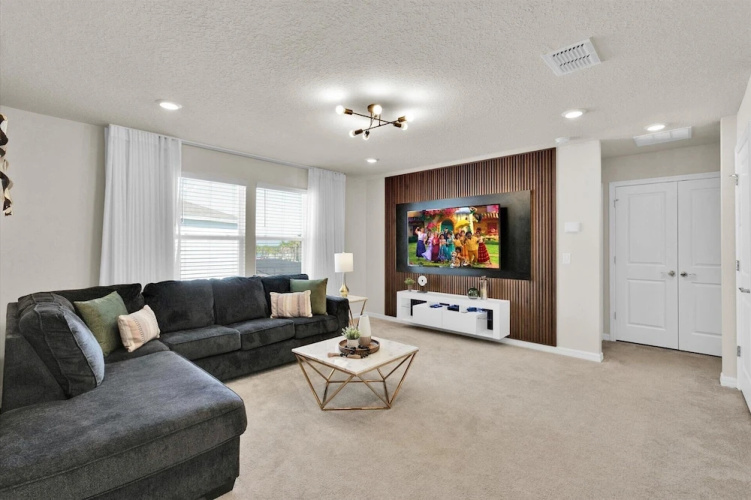 3301 Lilac way