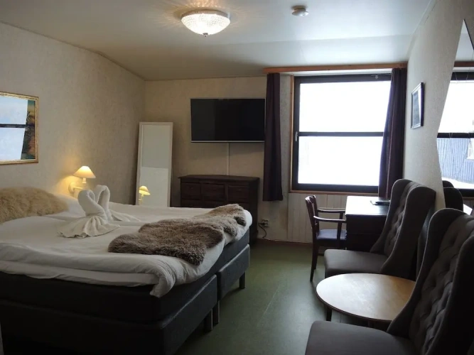 Standard Double room with lake view