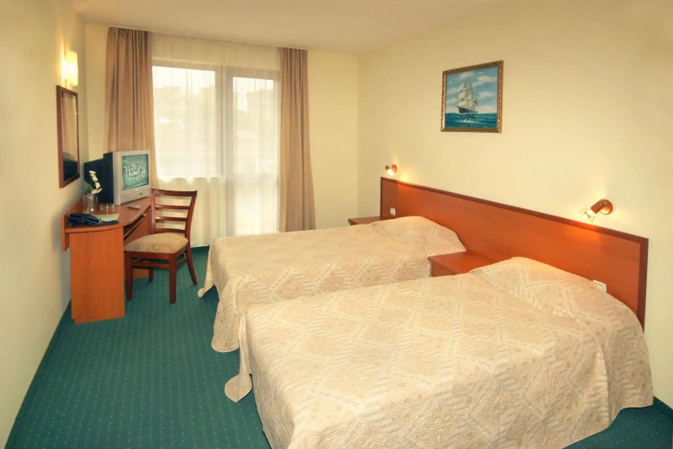 Dionis Hotel