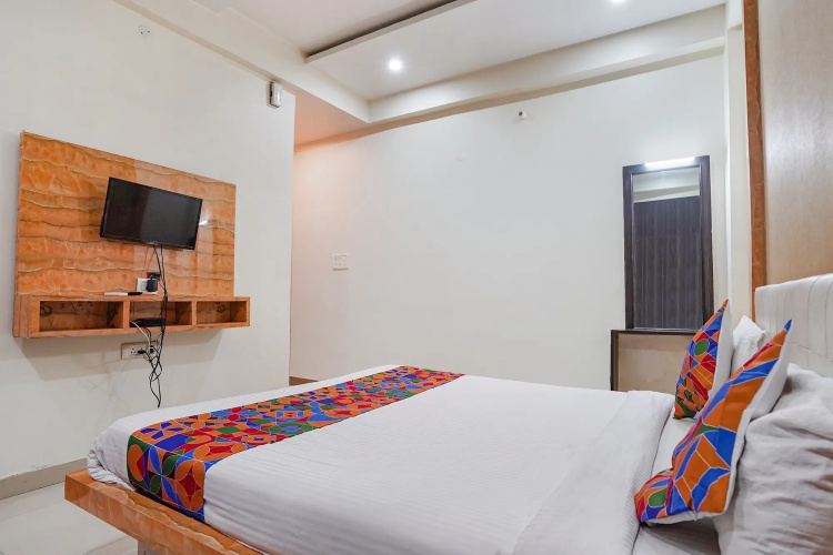 Fabhotel Bliss Inn