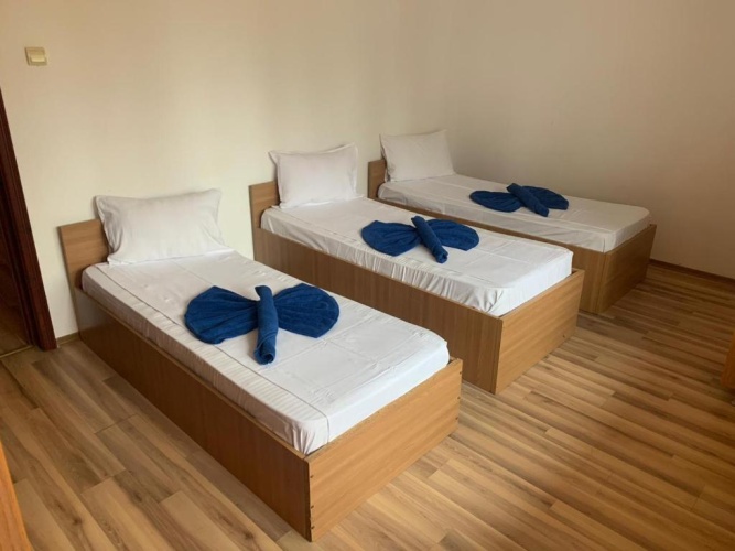 Economy Triple room