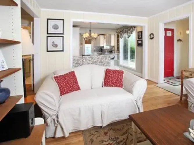 Seabreeze Cottage