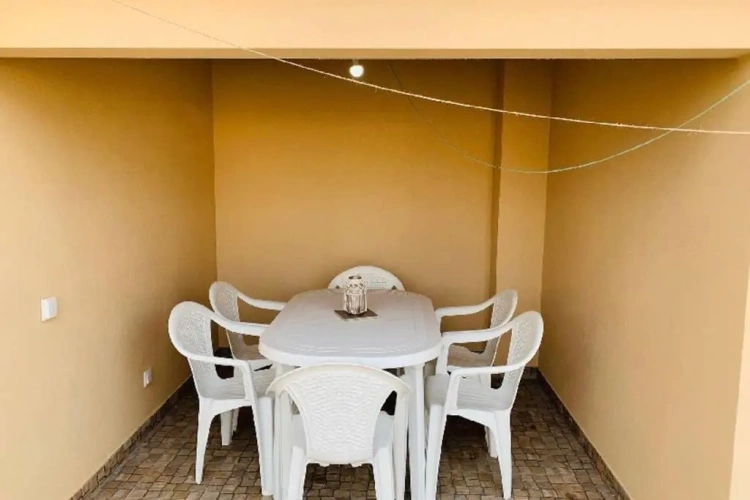 3 Bedrooms Apartment