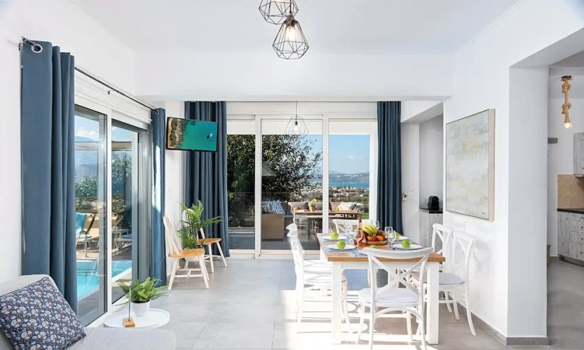 3 Bedrooms Villa