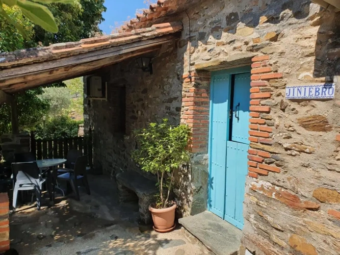 4 Bedrooms Villa
