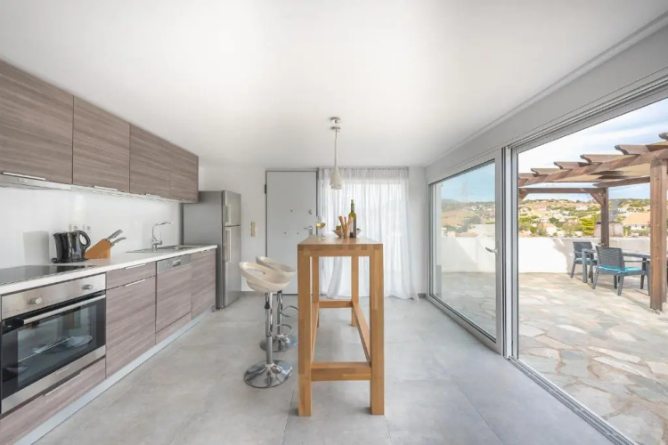 Panorama Residence 2min drive from the Beach