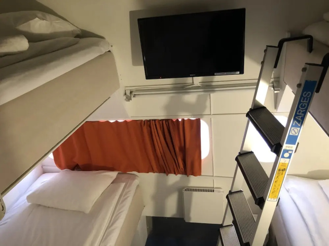 Jumbo Stay - Hostel