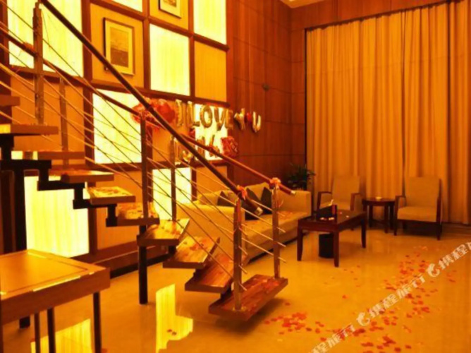 Sky Mall Hotel