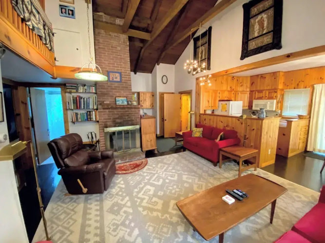 23sr Traditional Austrian Chalet At The Base Of Cannon Ski Area In Franconia Notch - Franconia, NH