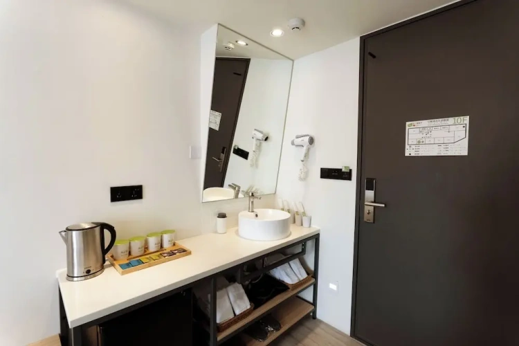 Deluxe Double room with city view