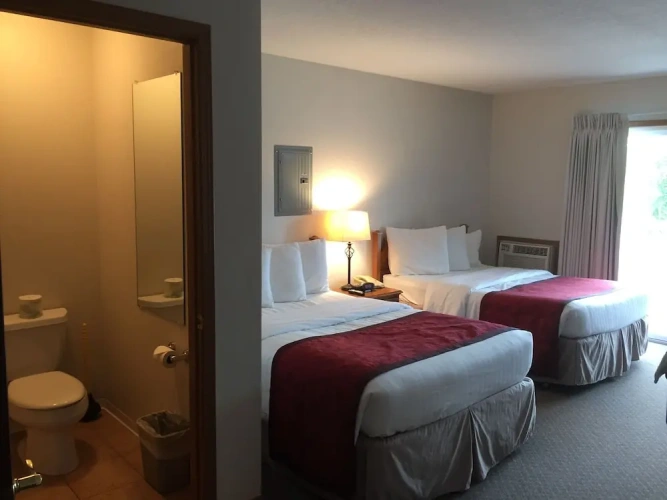 Standard Quadruple room with view