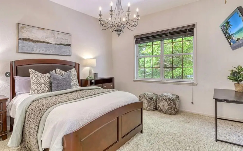 1200 Tree Bay