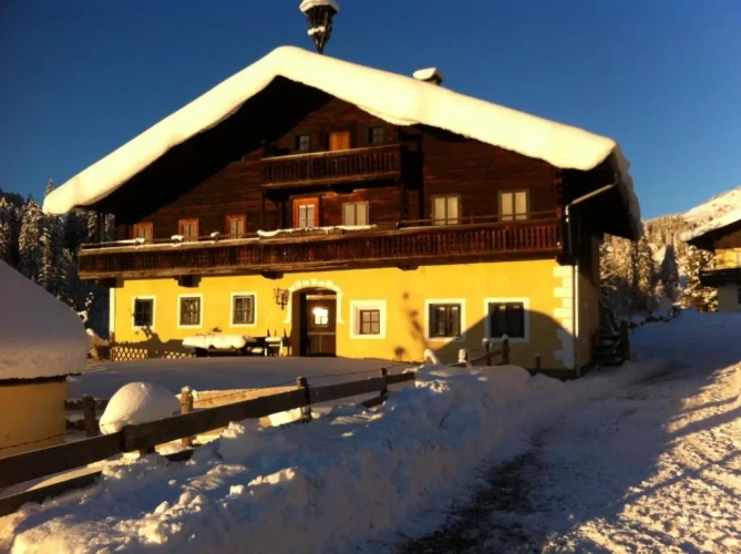 6 Bedrooms Cottage