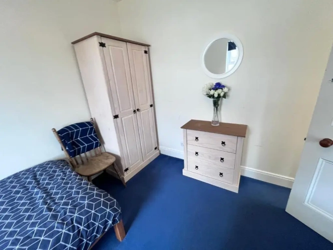 4 Bedrooms Cottage