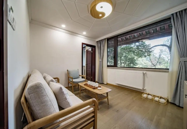 2 Bedrooms Suite