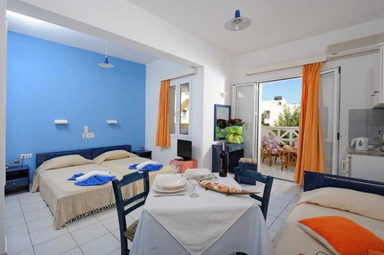 Standard Triple room