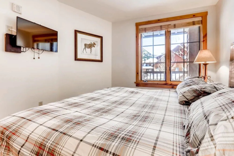 135 Dercum Dr - 1 Br Condo
