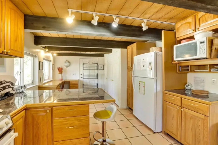 Spacious Cabin w/ Deck, < 3 Mi to Donner Lake