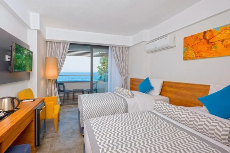 Floria Beach Hotel