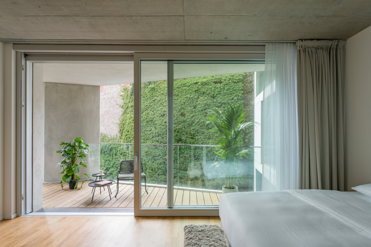 Carlotta Apartments