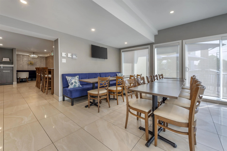 Best Western Hotel Brossard photo 26