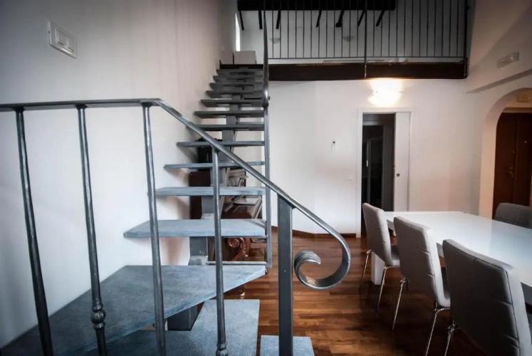 4 Bedrooms Apartment