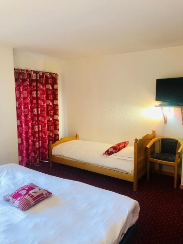Standard Quadruple room with lake view