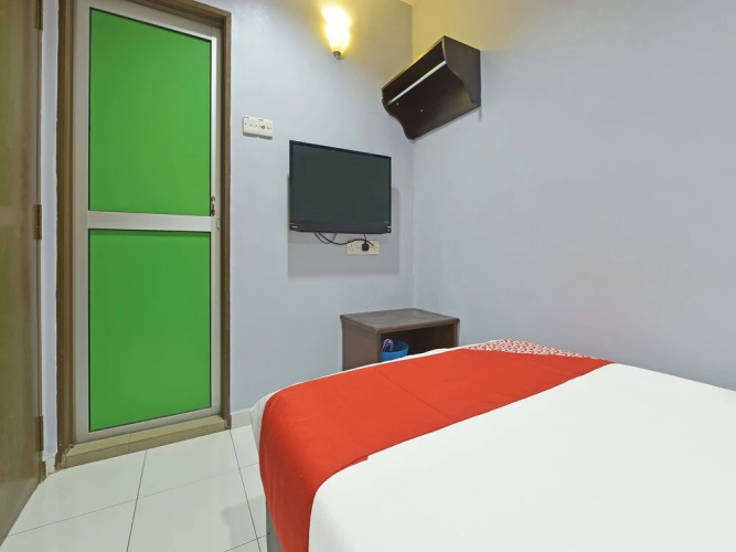 Hotel O M Three Hotel