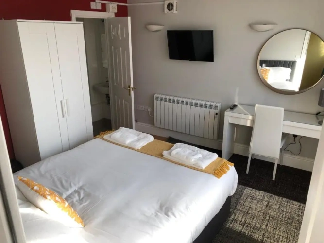 1 Bedroom Apartment