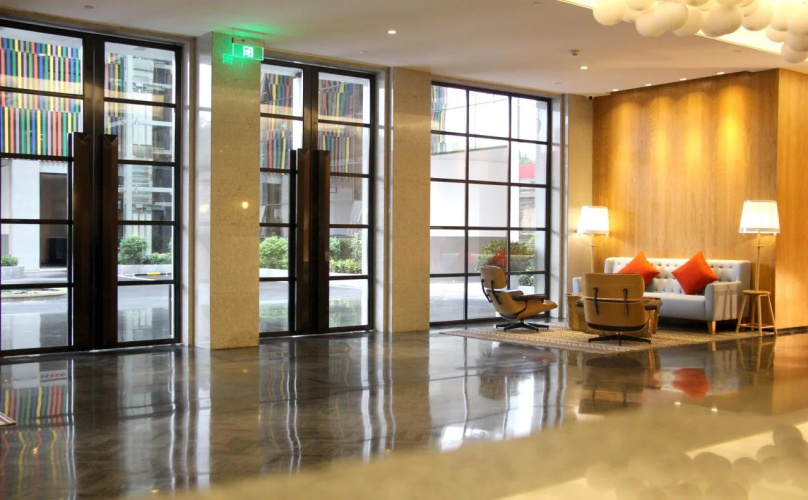 QI Hotel