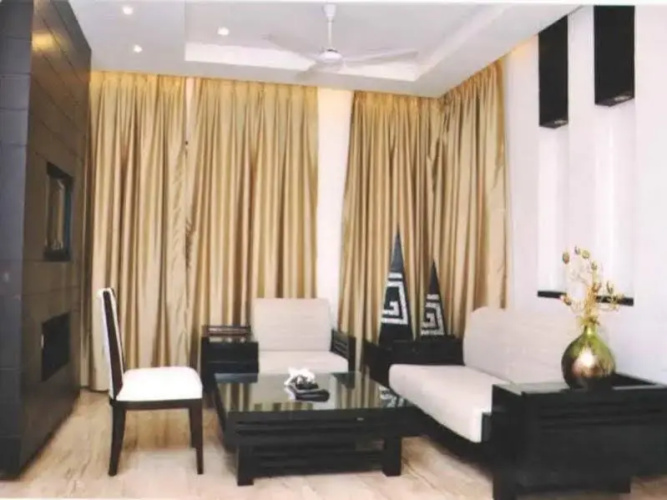 Vipul Grand