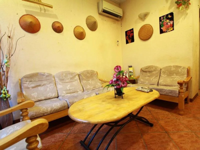 Six Villa Inn