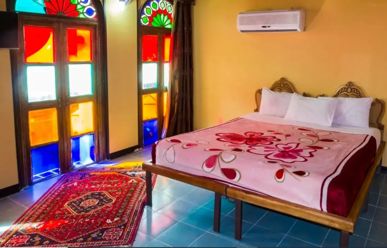 Niayesh Boutique Hotel