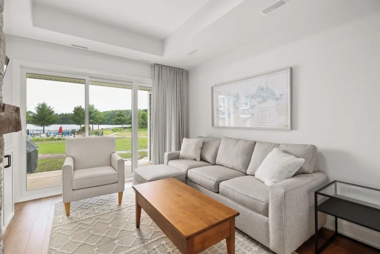 3 Bedrooms Premium Suite with lake view