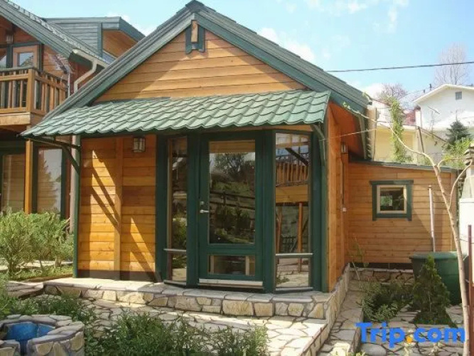 Zeus Village Chalet