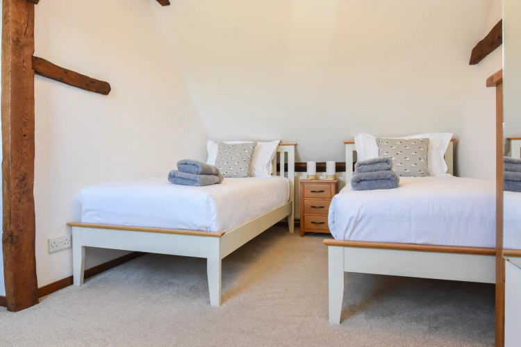 Tithe Barn a Stunning family home with views
