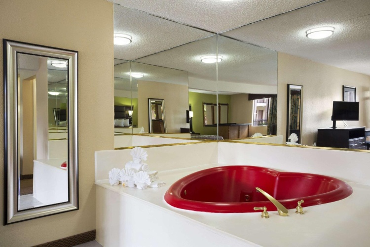 Deluxe Double Suite