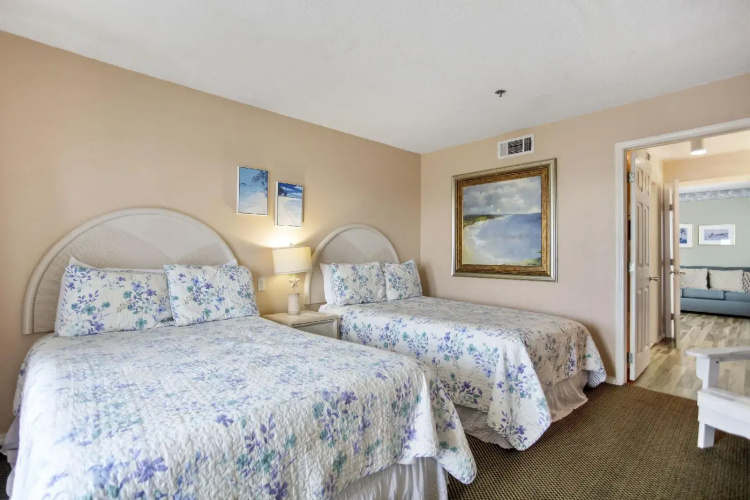 Edgewater Inn