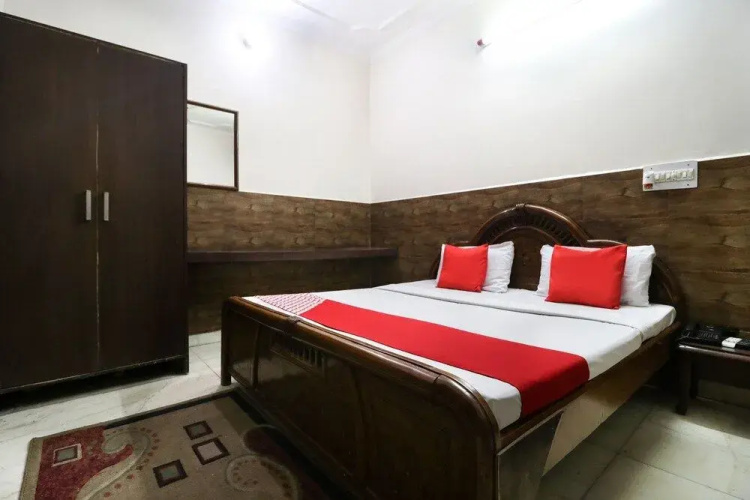 Spot On 46852 Hotel Pal Regency