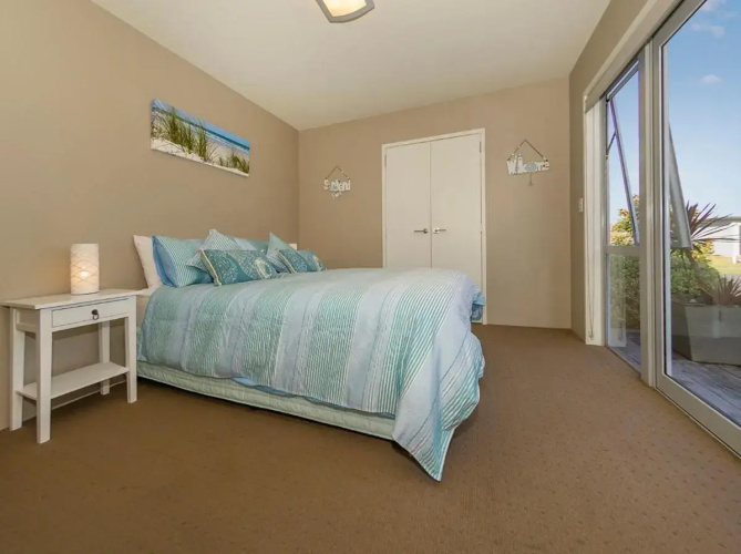 Modpod on The Tee - Matarangi Holiday Home