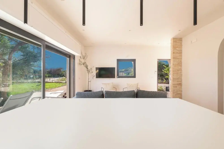 4147 Villa Daversa by Barbarhouse
