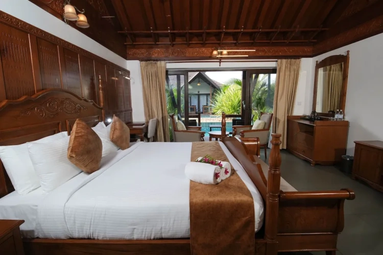 Luxury Double room with balcony and with pool view