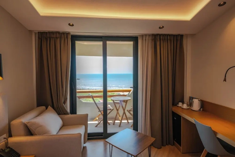 Deluxe Double room with balcony and with sea view