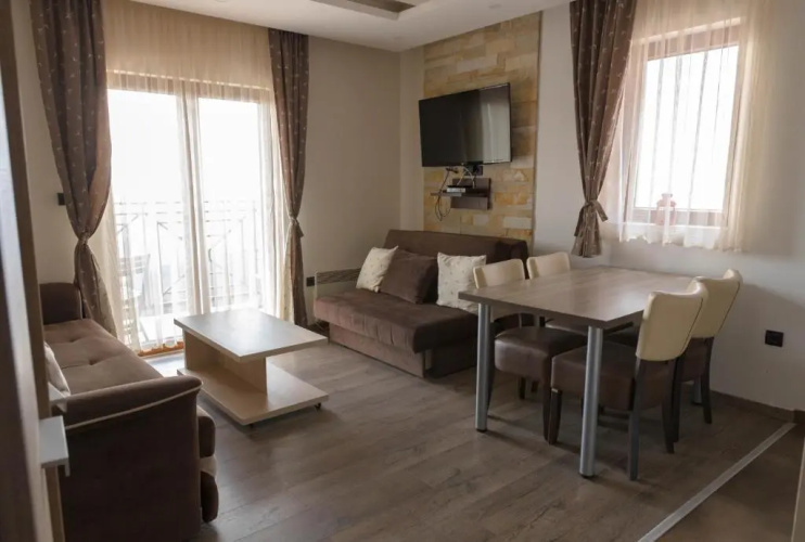 Apartment G6