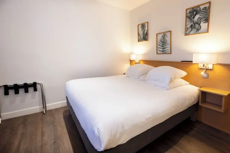 Standard Double room with city view